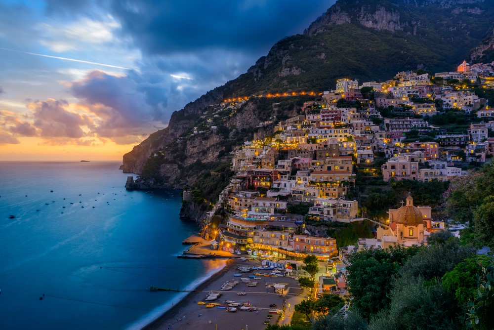 When you book with an expert like Danielle, you're going to receive recommendations beyond your accommodations, like where to catch the best sunset. - Blog When you book with an expert like Danielle, you're going to receive recommendations beyond your accommodations, like where to catch the best sunset.