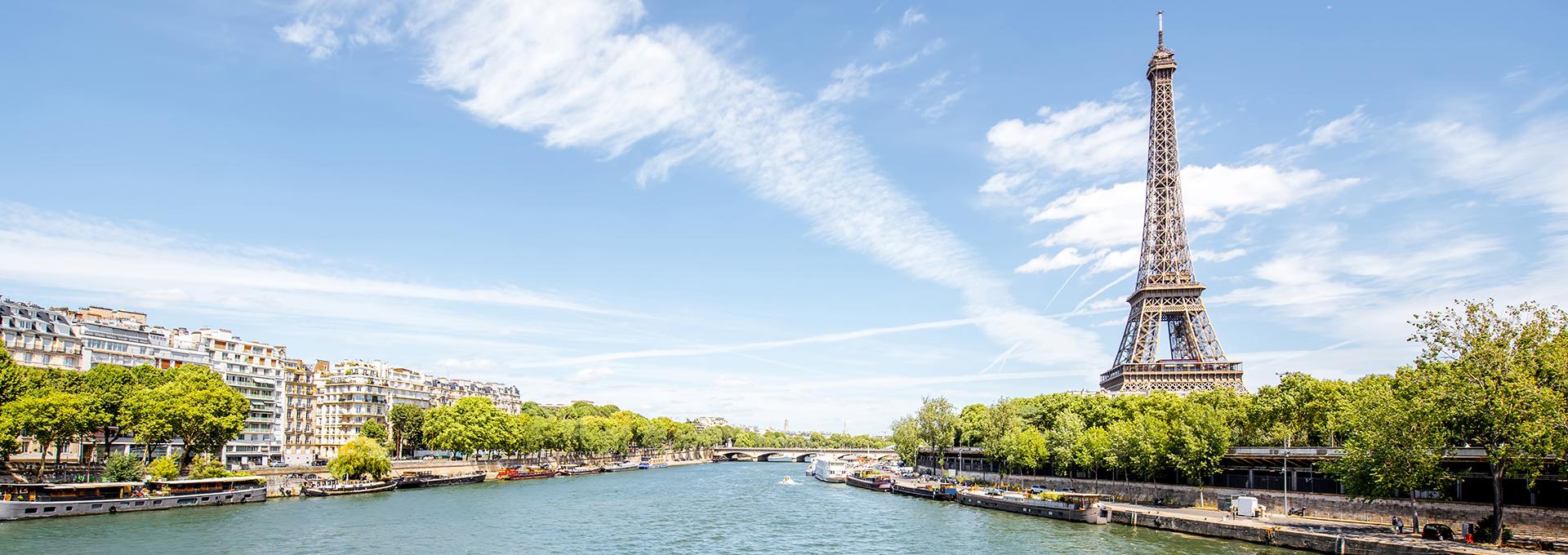 Paris vacation packages from World Start-up